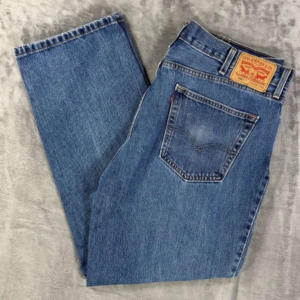 Levi's 550 Relaxed Tapered Leg Jeans Men's Size 40x32 Blue Medium Wash Denim